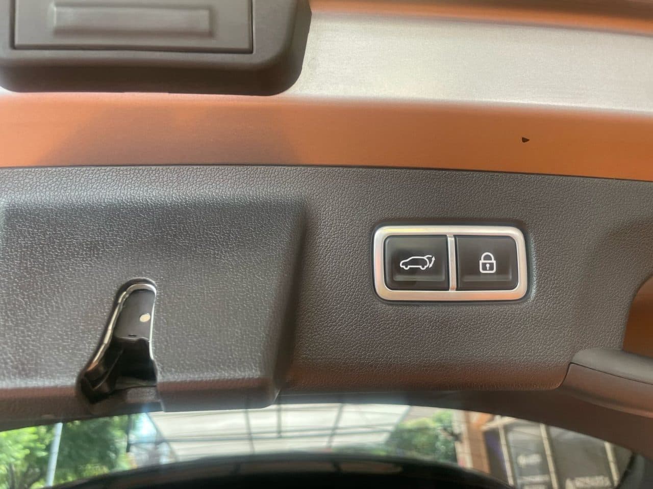 large car