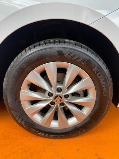 thum car